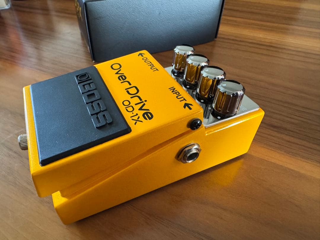 BOSS OD-1X OverDrive 箱付き