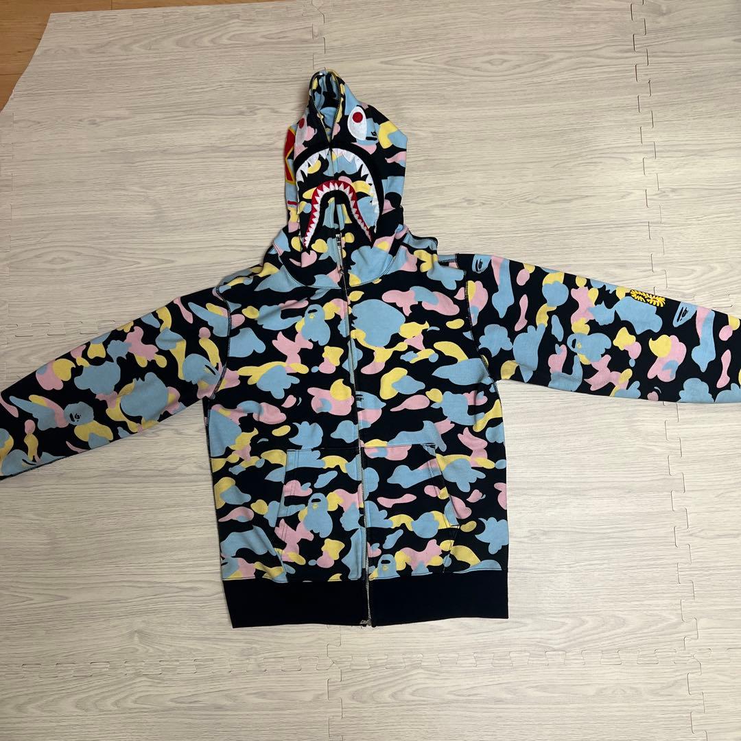 A BATHING APEシャークパーカー