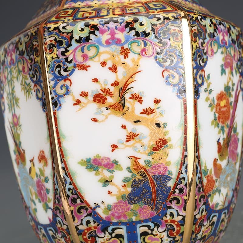 乾隆琺瑯彩六方瓶 景徳鎮 陶磁器 装飾品 工芸品 美術品 置物