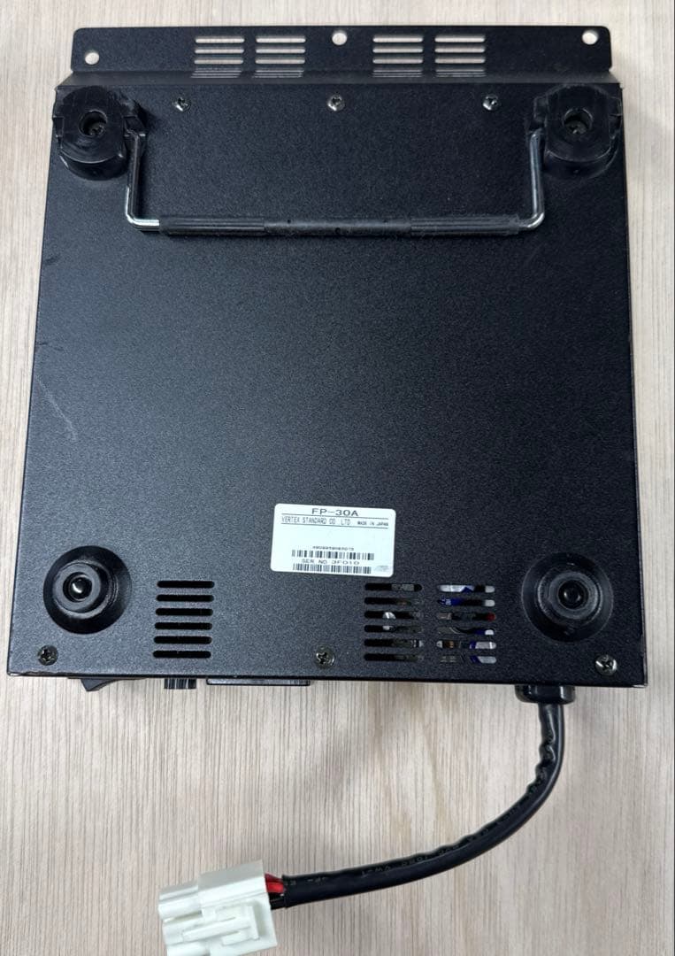 バーテックススタンダード　八重洲FT897専用内蔵型AC電源FP-30A