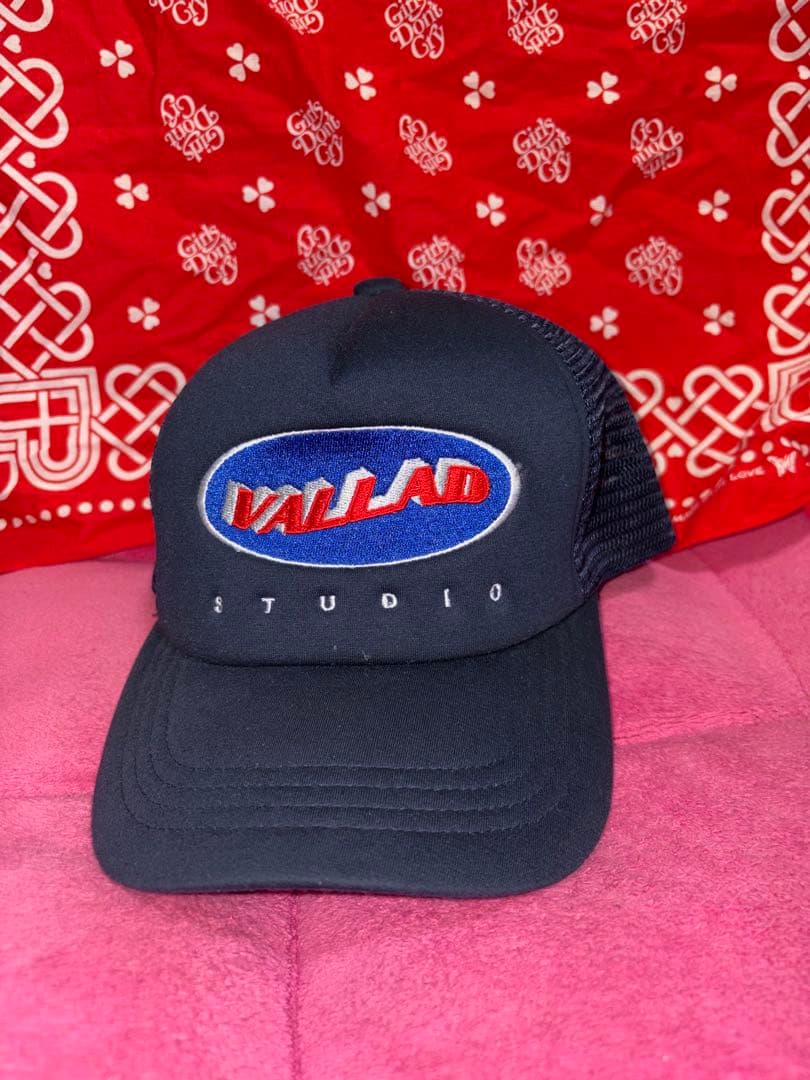 VALLAD ネイビー トラッカーキャップ