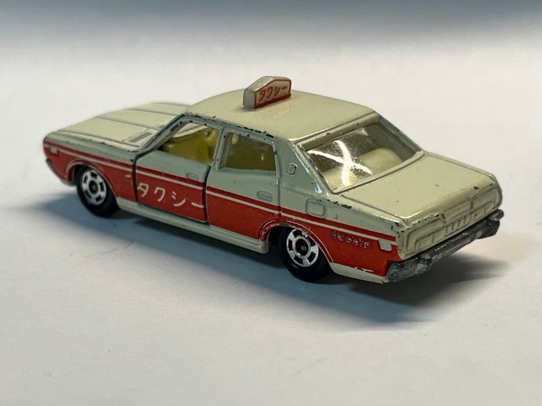 トミカ 黒箱 ニッサン セドリック 2800SGL タクシー 日本製 当時物