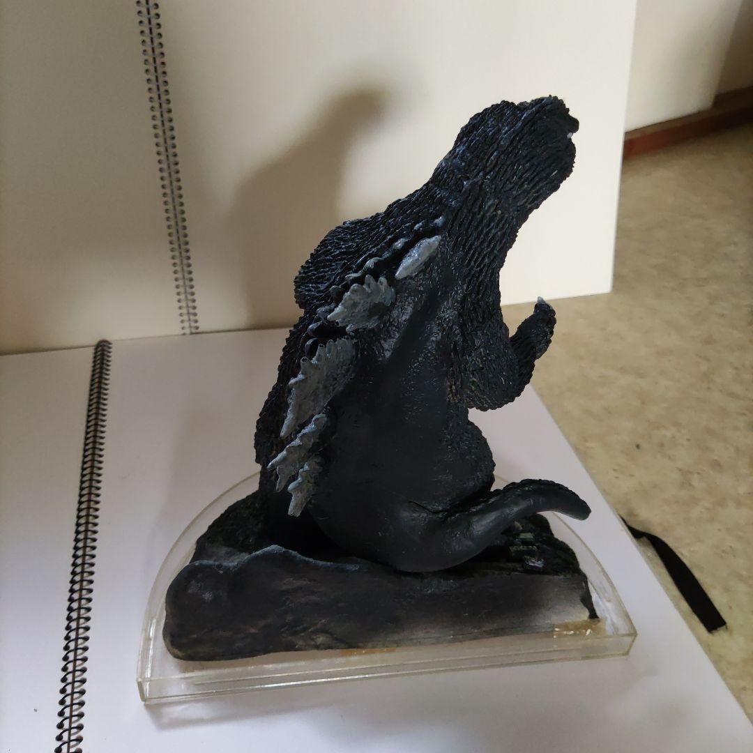ゴジラフィギュア 30cm 新品同様 透明ケース付き