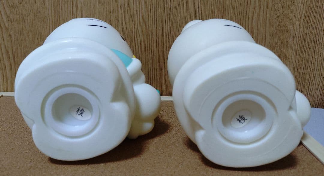 【平成レトロ】ハローキティ 雪だるま　貯金箱　ピンク　ライトグリーン　2点セット