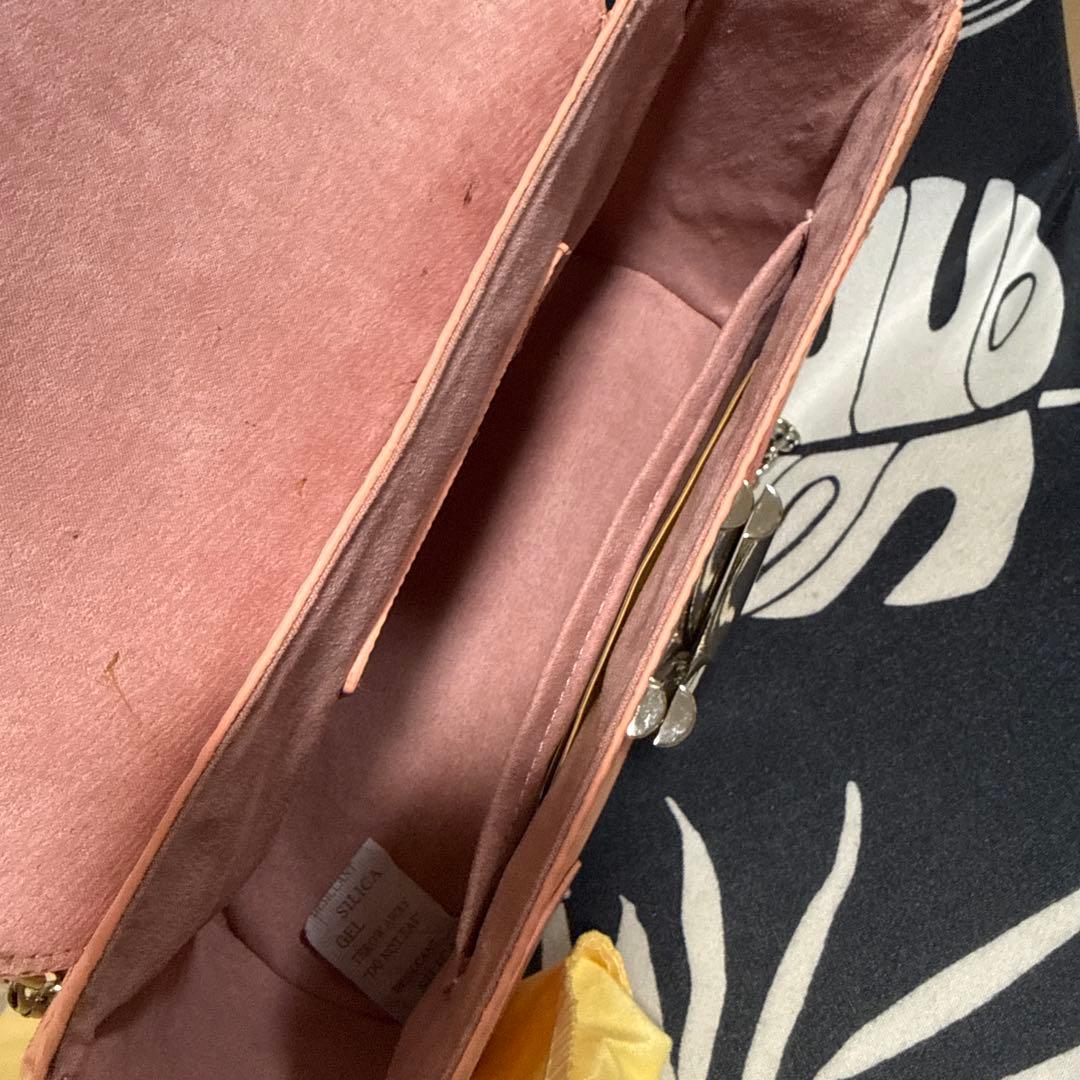 ピンクショルダーバッグ