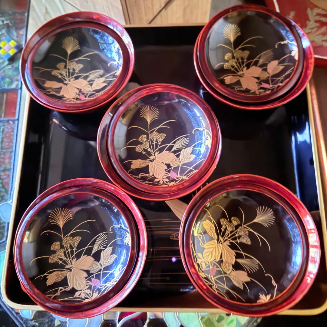 2224様感謝‼️感謝価格‼️超絶JAPAN蒔絵あけぼの❌黒 秋草蒔絵　茶懐石椀5客