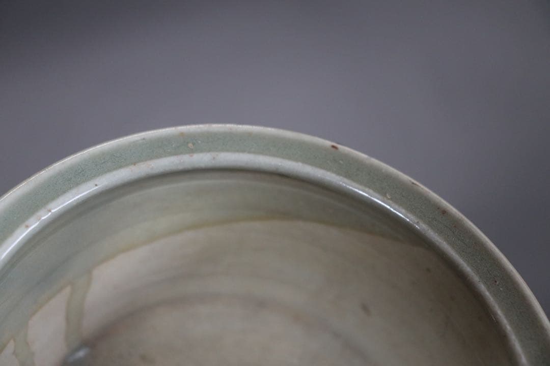 中国　元代青磁三足香炉　龍泉窯　木箱入　送料込み0909