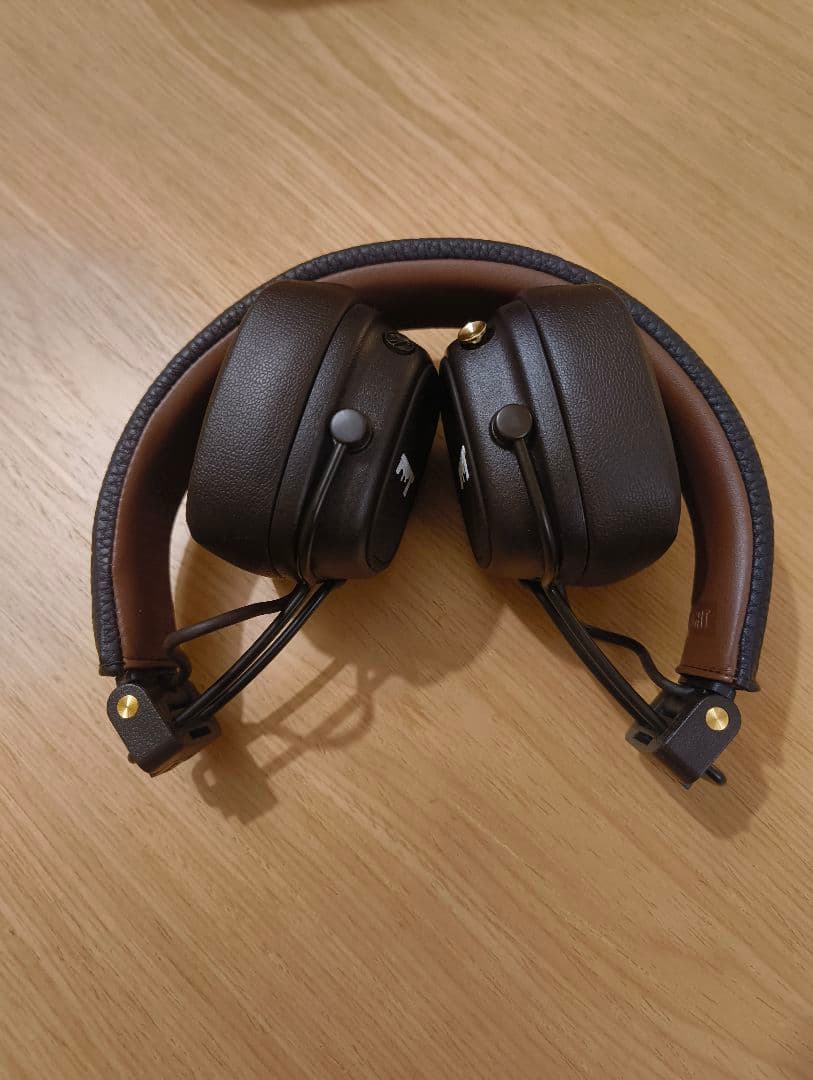 Marshall Major V ワイヤレスヘッドホン　ブラウン