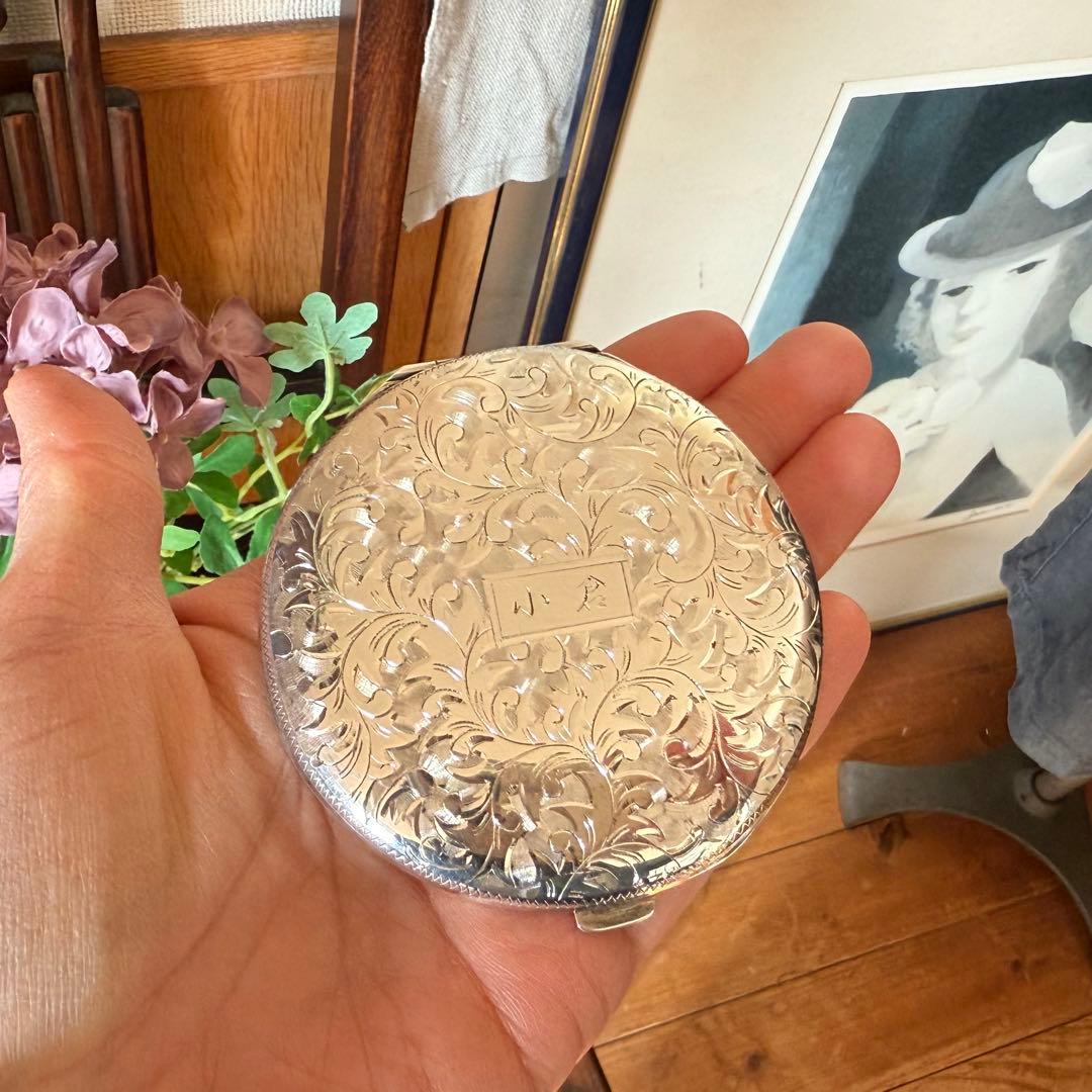 アンティーク純銀950コンパクトケース総唐草彫り内蓋付き豪華な作り90g超美品