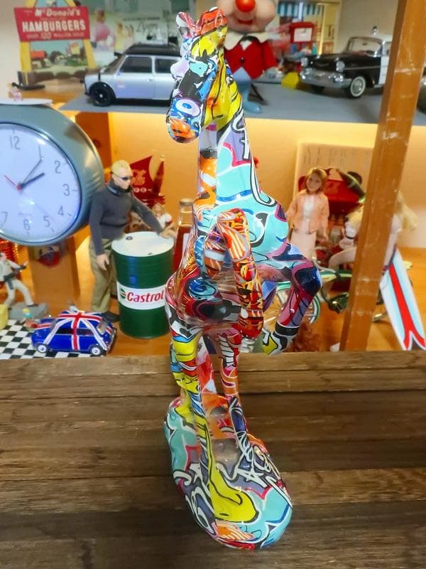 馬 サラブレッド 午年 カラフル 芸術品 金運アップ 置物 ロイヤルファミリー