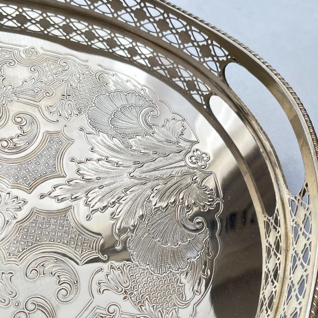 【英国】 ビクトリアンのギャラリートレー オーバル型 40cm 装飾フット