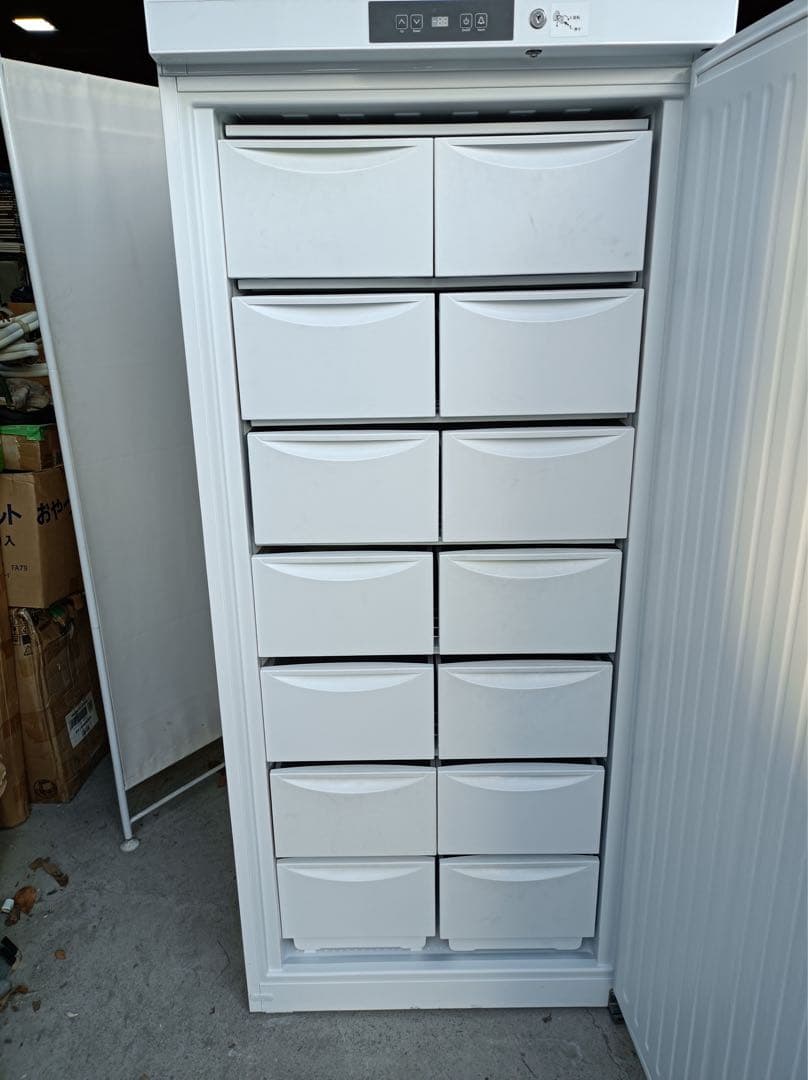 八6745【配送設置料金込み】DAIREI 冷凍庫 472L SD-521