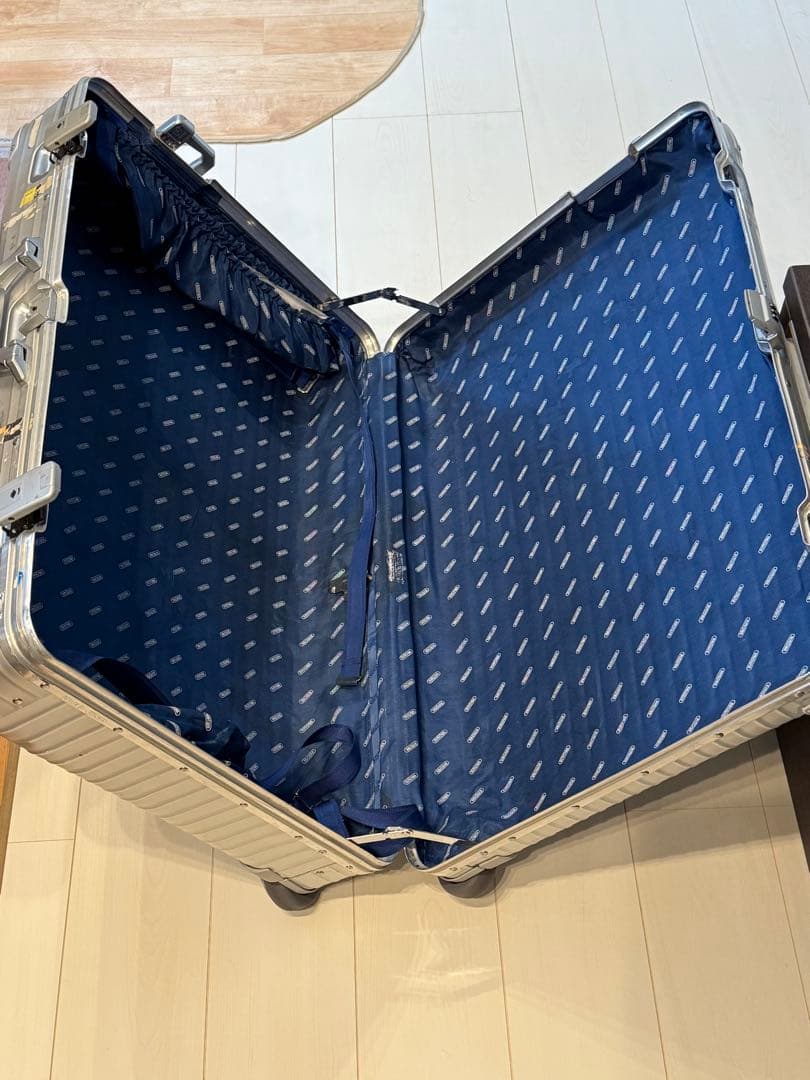 リモアスーツケース