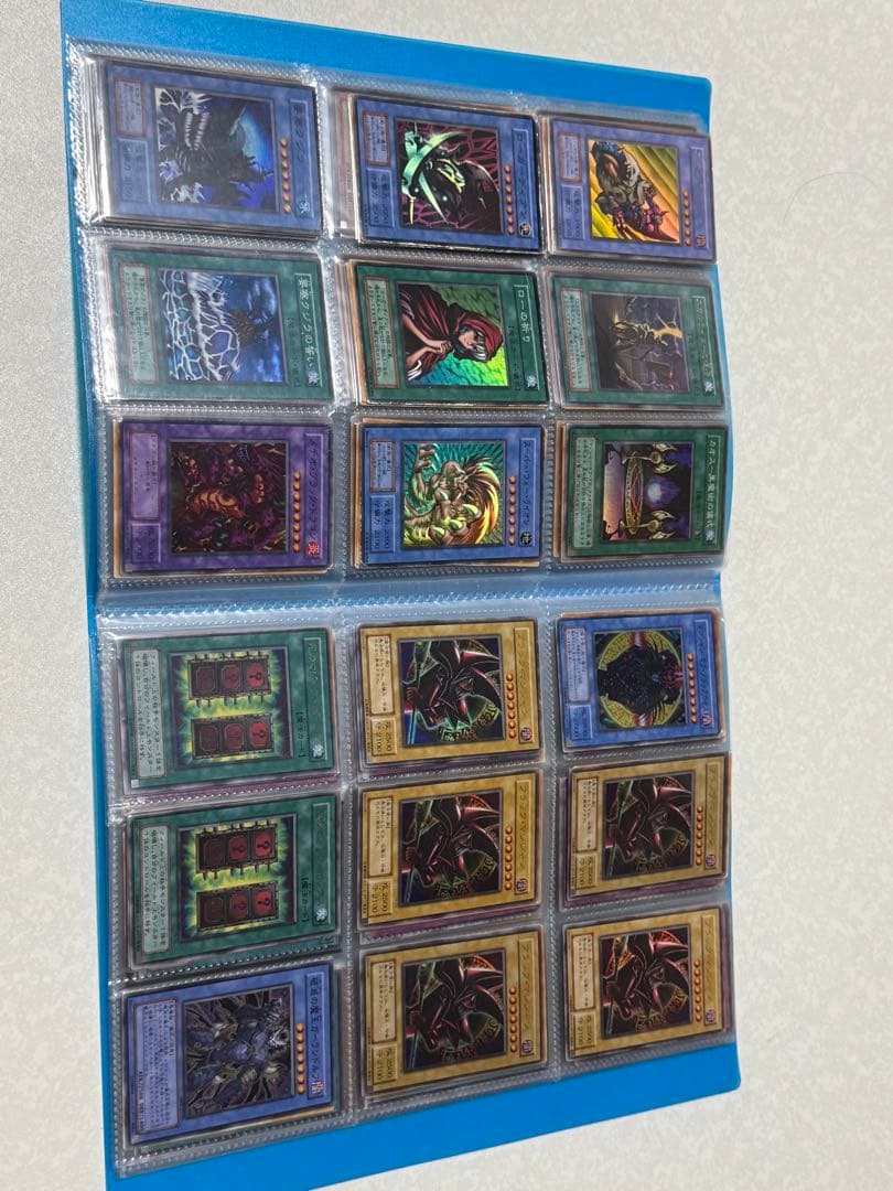 【超メルカリ市特別価格】遊戯王　引退品　ファイル　SR500枚以上