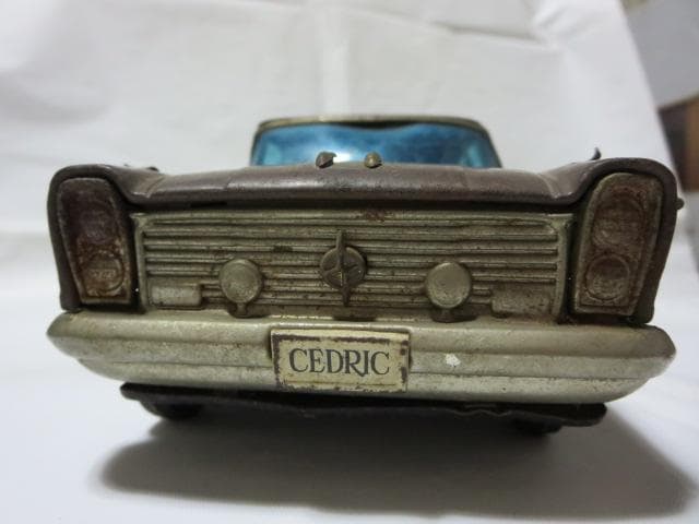 【昭和レトロ】ブリキのニッサン　セドリック／ジャンク