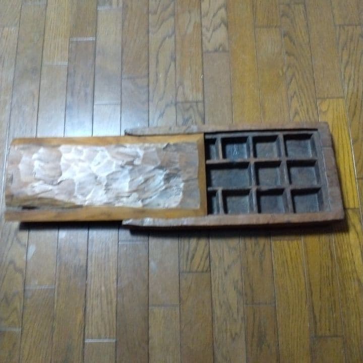 インドネシア古木製 物入れ