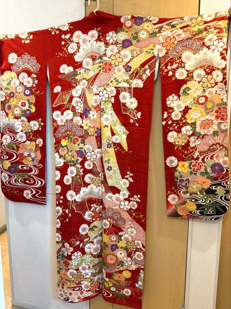 【大幅値下げ中！⠀】美品 振袖 赤 長襦袢付き