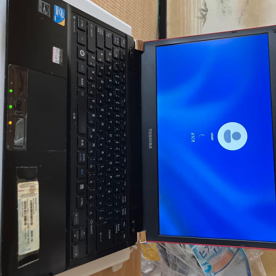 dynabook 赤 ノートPC