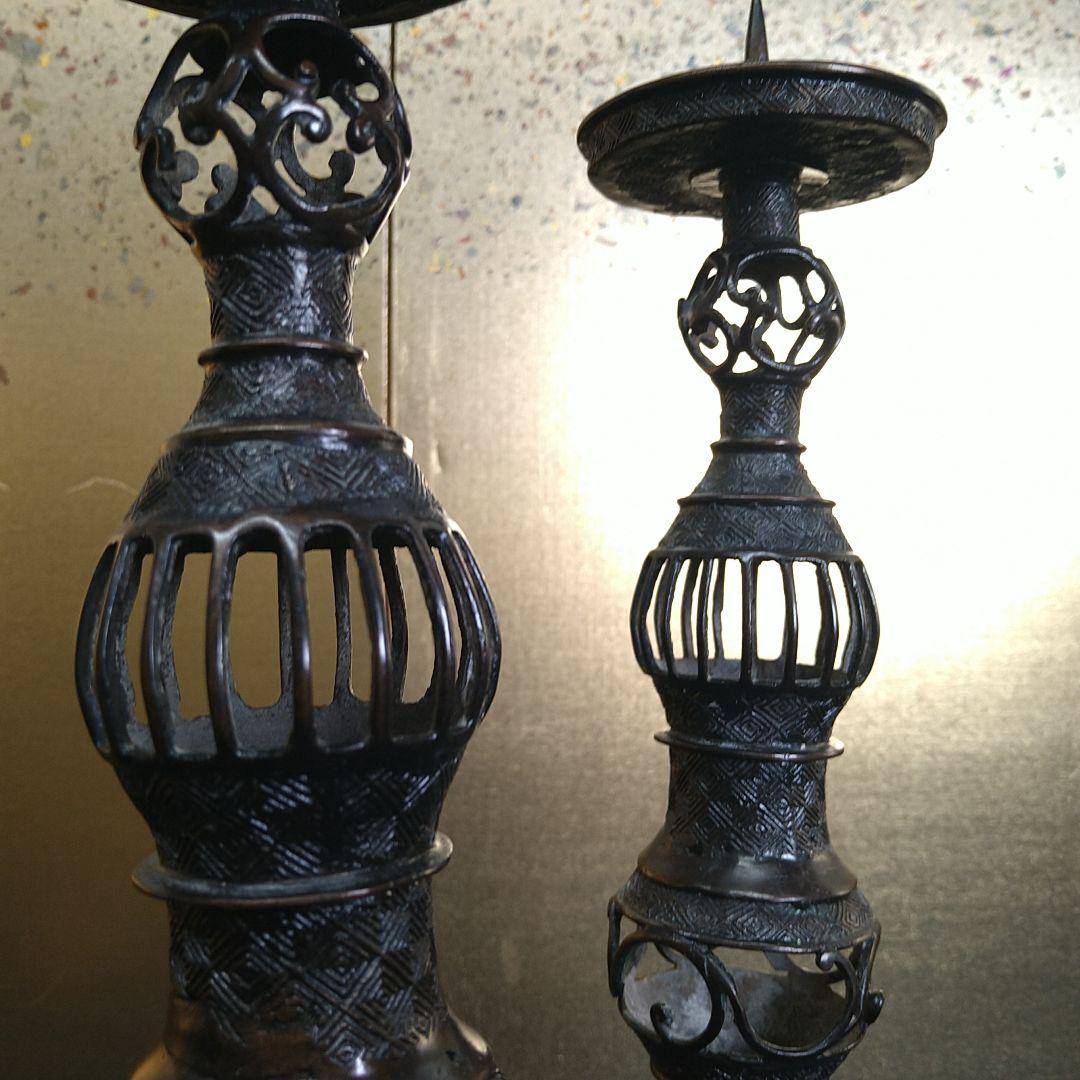 AC21 寺院仏具 燭台壱対 透かし彫 火立 蝋燭台 灯明 50cm