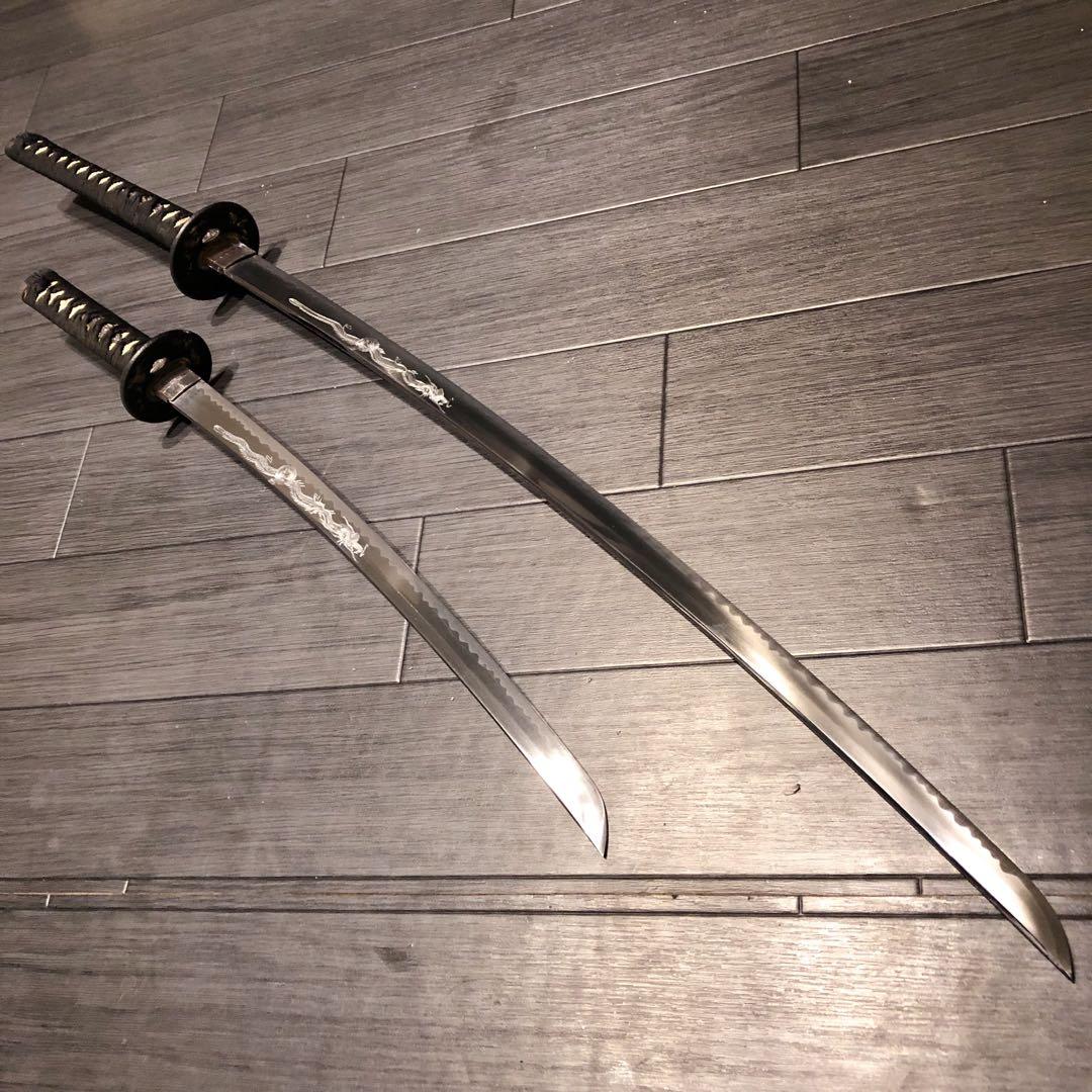 高級模造刀　龍梵字刻印　居合刀　 美術刀剣　太刀　脇差　大小セット　黒拵え