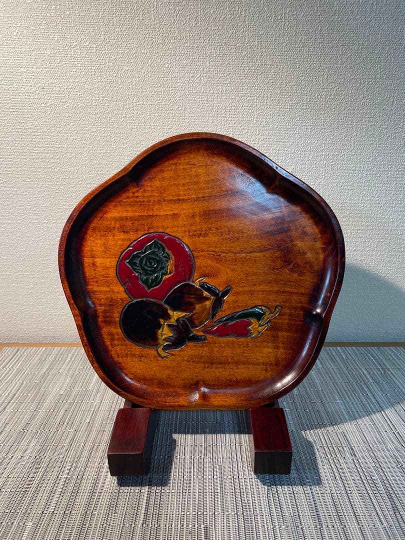 0319 烏城彫 野菜/果物 天然木(桂・栃) 盆 日本産生漆、拭き漆仕上げ