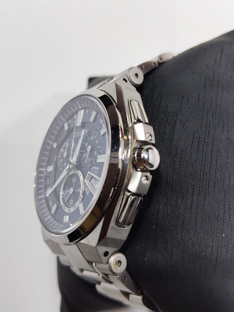 シチズンアテッサ　ダイレクトフライト　エコドライブ　電波時計　軽量チタン製