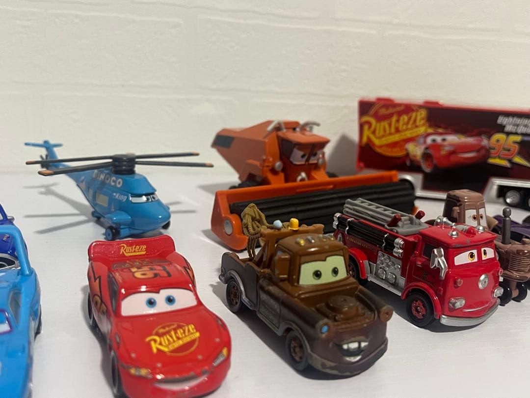 【美品】トミカ カーズ セット （メーターのみ状態が悪いです）