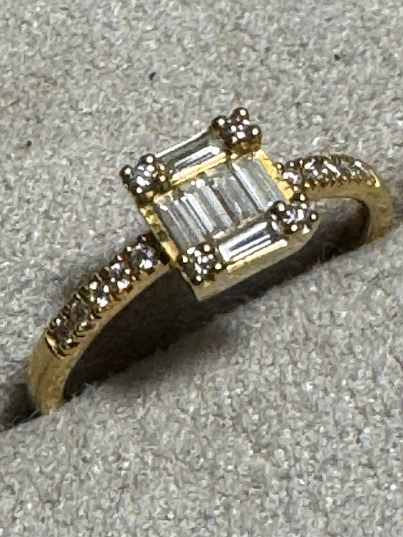 ベルシオラ　バゲットカットダイヤモンドリング　９号