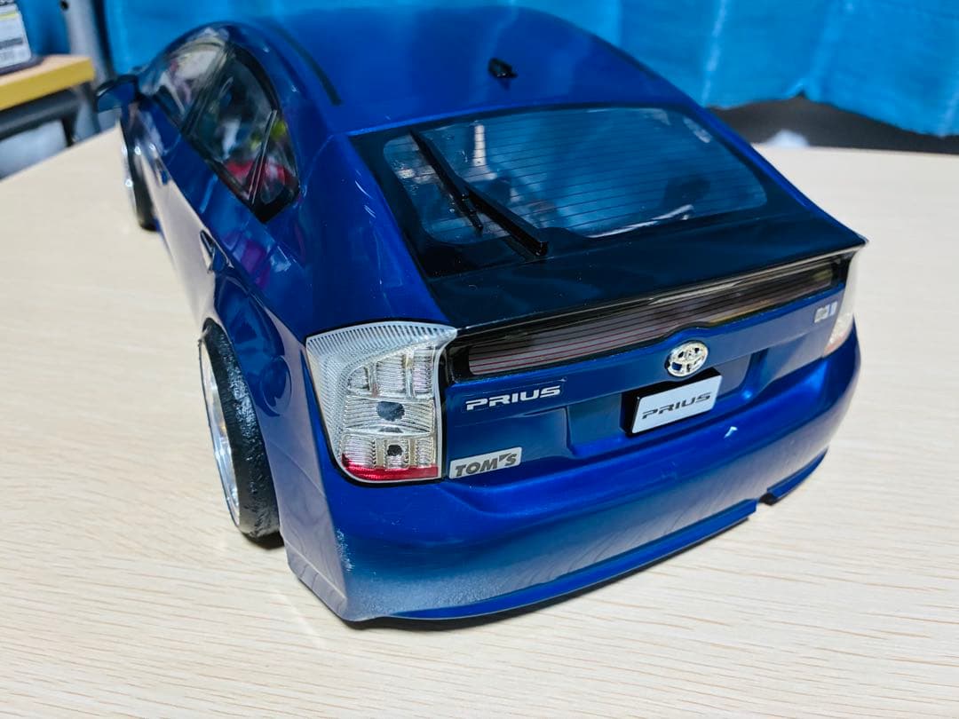 トヨタ プリウス 1/10スケール　ラジコン　ラジコンボディ
