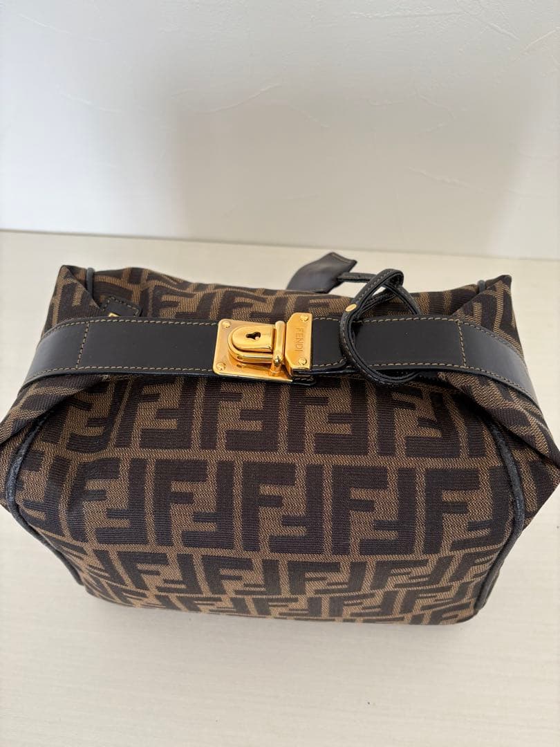 【値下げ！】FENDI フェンディ ズッカ 柄バニティバッグ ブラウン 茶