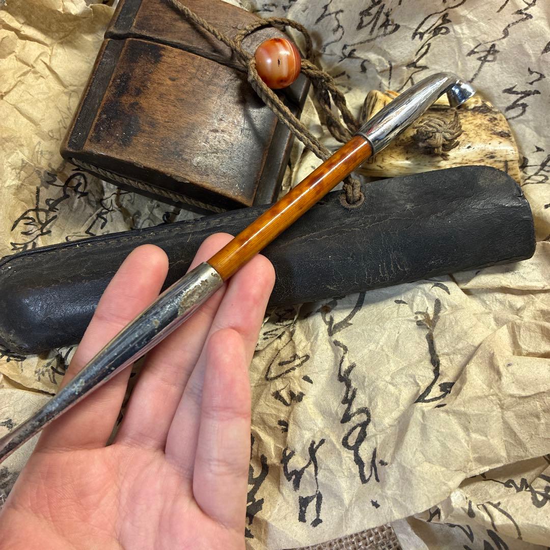 獣牙　根付　呪物　ニホンオオカミ　熊　煙管　煙草