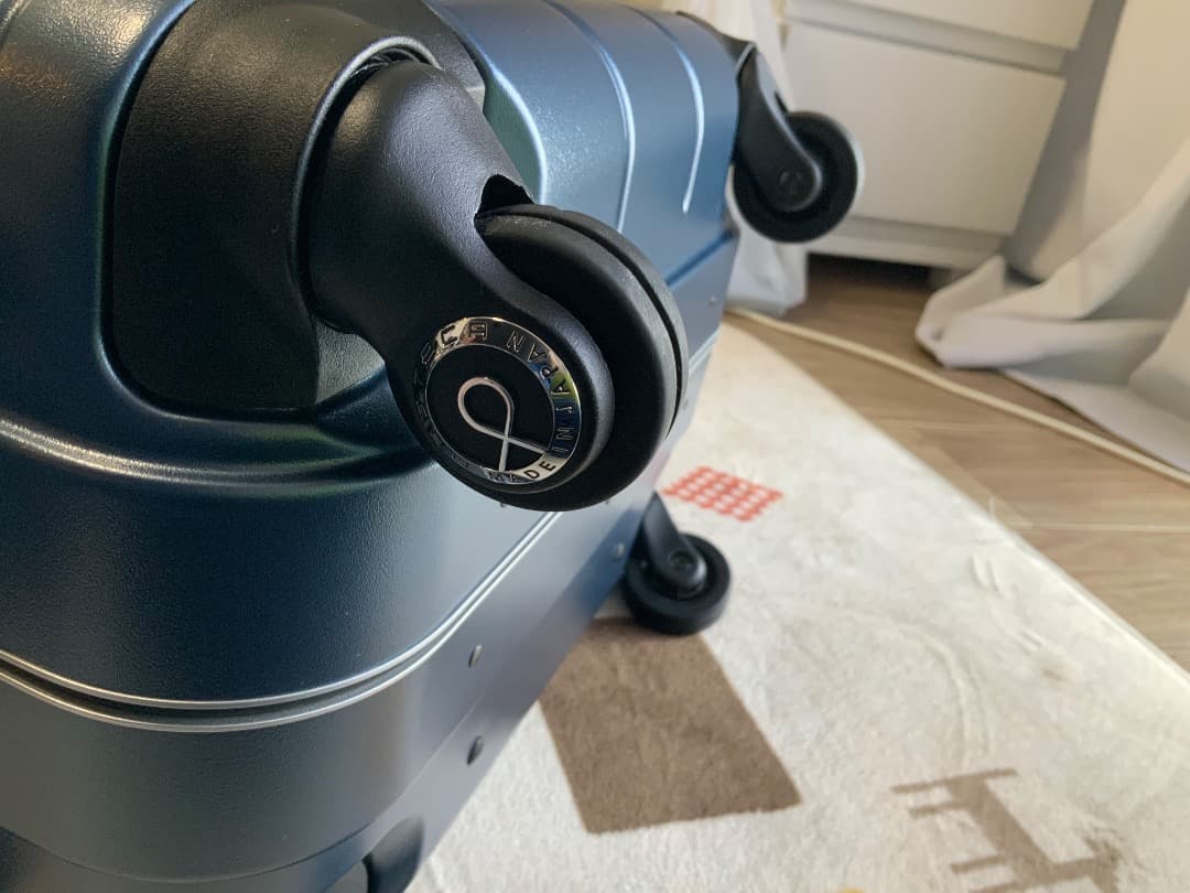 gorogoro　　ダークグレー TSAロック付きキャリーケース