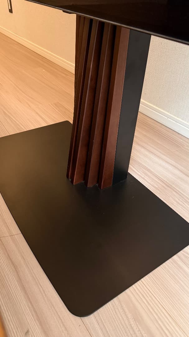 テレビスタンド　32〜65インチ対応 背面収納 自立式 薄型　送料込み