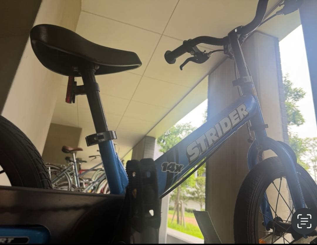 セール直接取引STRIDER 14 子供用バイク 青