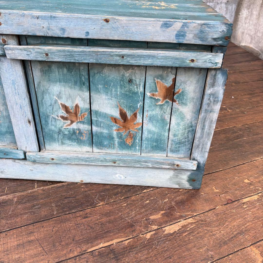 昭和レトロ 古道具 アンティーク もみじ柄 木箱 飾り棚 収納ボックス シャビー