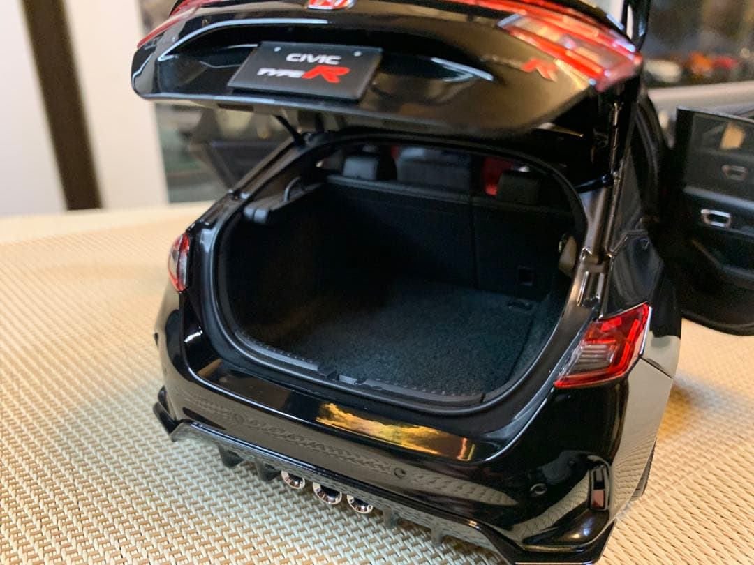 MOTORHELIX 1/18 ホンダシビックtypeR(ブラック)