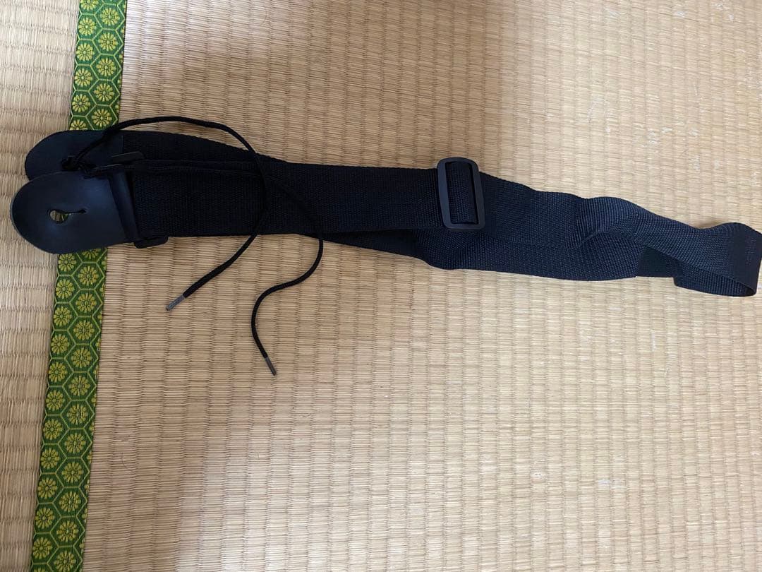 エレキギター アイボリー 3ピックアップ　その他道具全部セット。