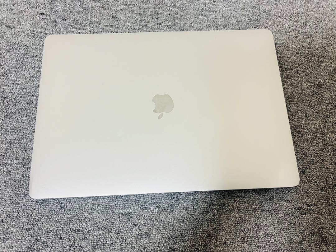Macbook Pro 2019 16インチ i9 32GB SSD 1TB