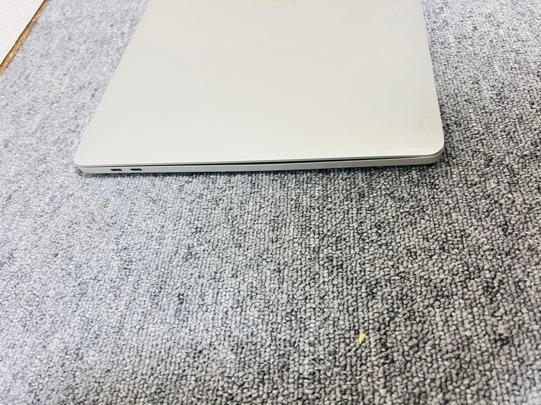 Macbook Pro 2019 16インチ i9 32GB SSD 1TB