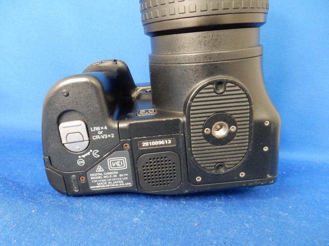 #2212 CAMEDIA E-20 ① OLYMPUS ベタ、落としました