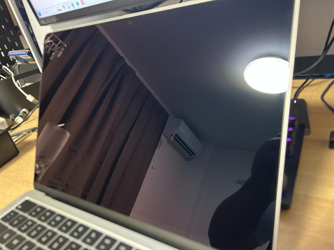 ［超美品］M2チップ搭載MacBook Air 13インチ - シルバー