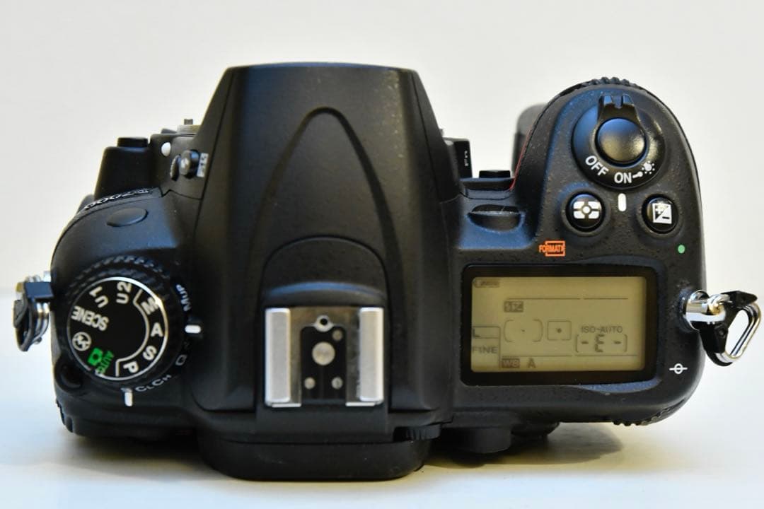 Nikon D7000 デジタル一眼レフカメラ