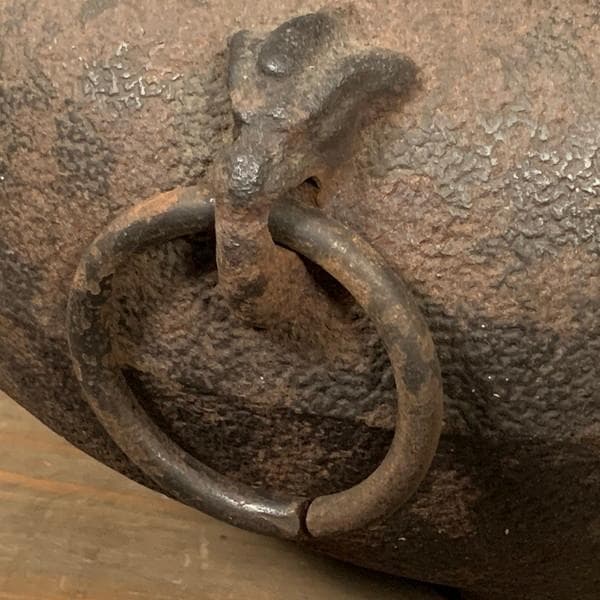 鉄製風炉釜竹絵乾山写水指黒塗棗桑小卓組立式茶道具揃え合せ箱付き[B34159]