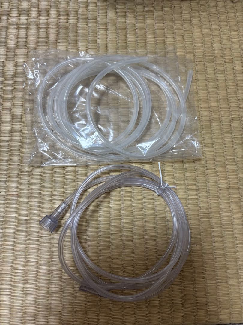 ペット向け酸素室　高性能酸素濃縮器とペットオキシホテルスクエアM