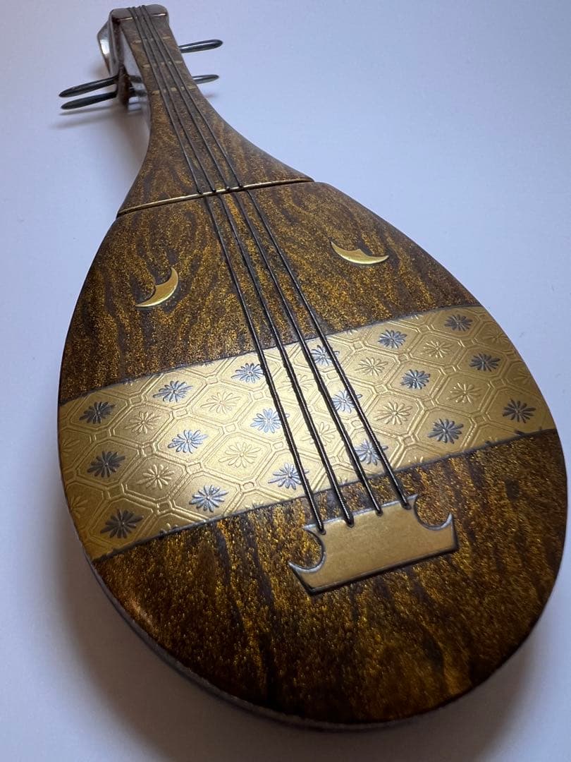 香道具 超絶技巧の時代漆芸　明治時代 本金蒔絵琵琶形香合 時代箱 香道具　金蒔絵