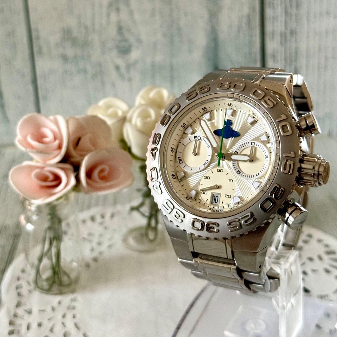 【希少】vivienne ヴィヴィアン 腕時計 クロノグラフ シルバー調