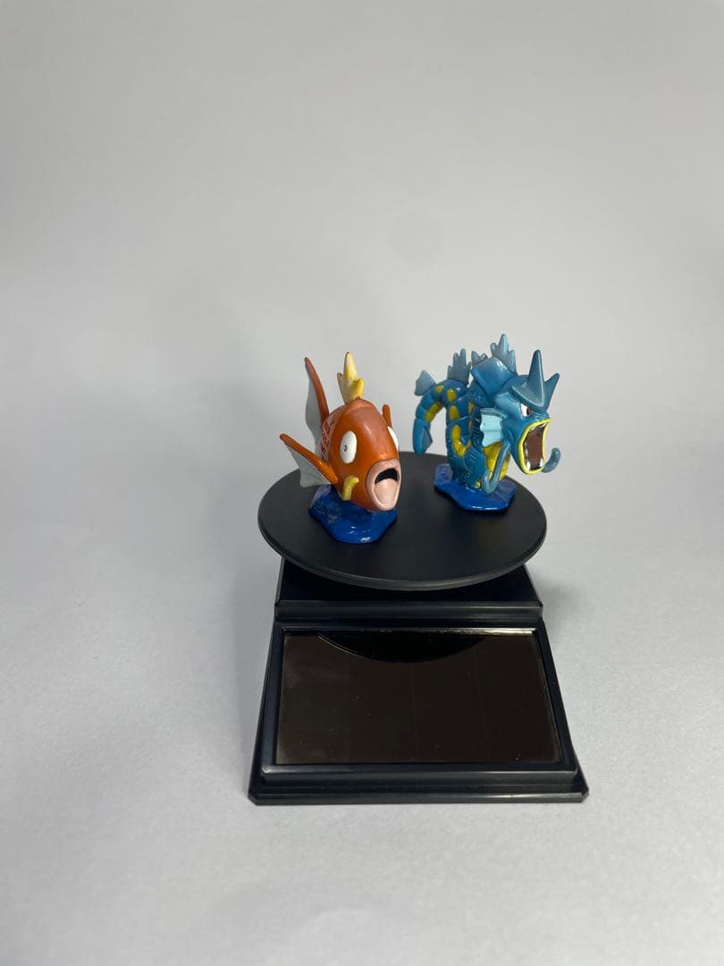 非常にレア⭐︎初期のモンコレ コイキングとギャラドス TOMY ポケモンフィギュア