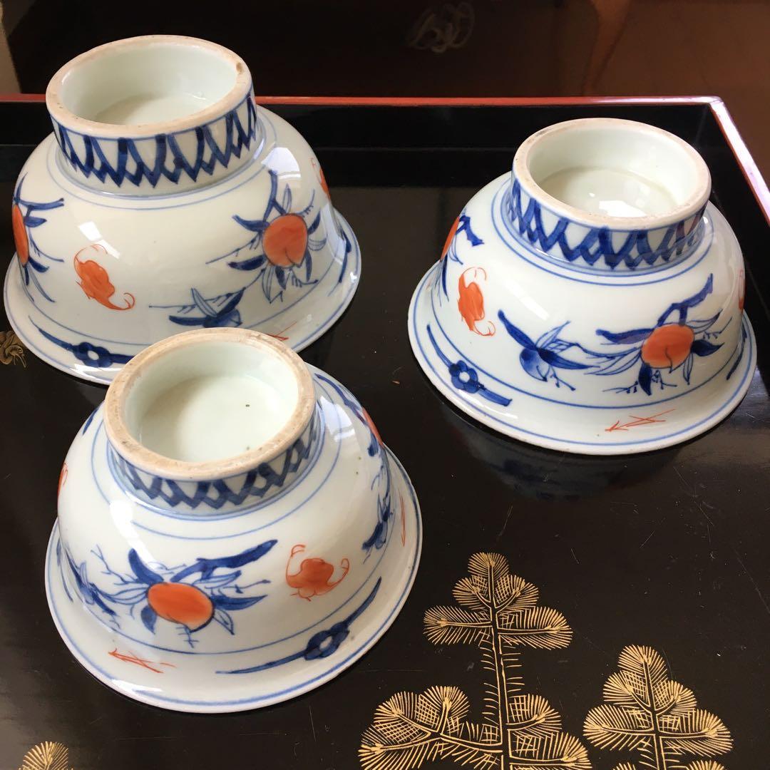 古伊万里　金彩色絵　菊唐草、瓔珞文、桃の図　三つ組鉢