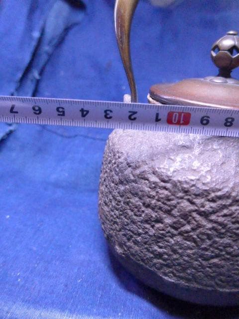 鉄製テクスチャー仕上げの鉄瓶