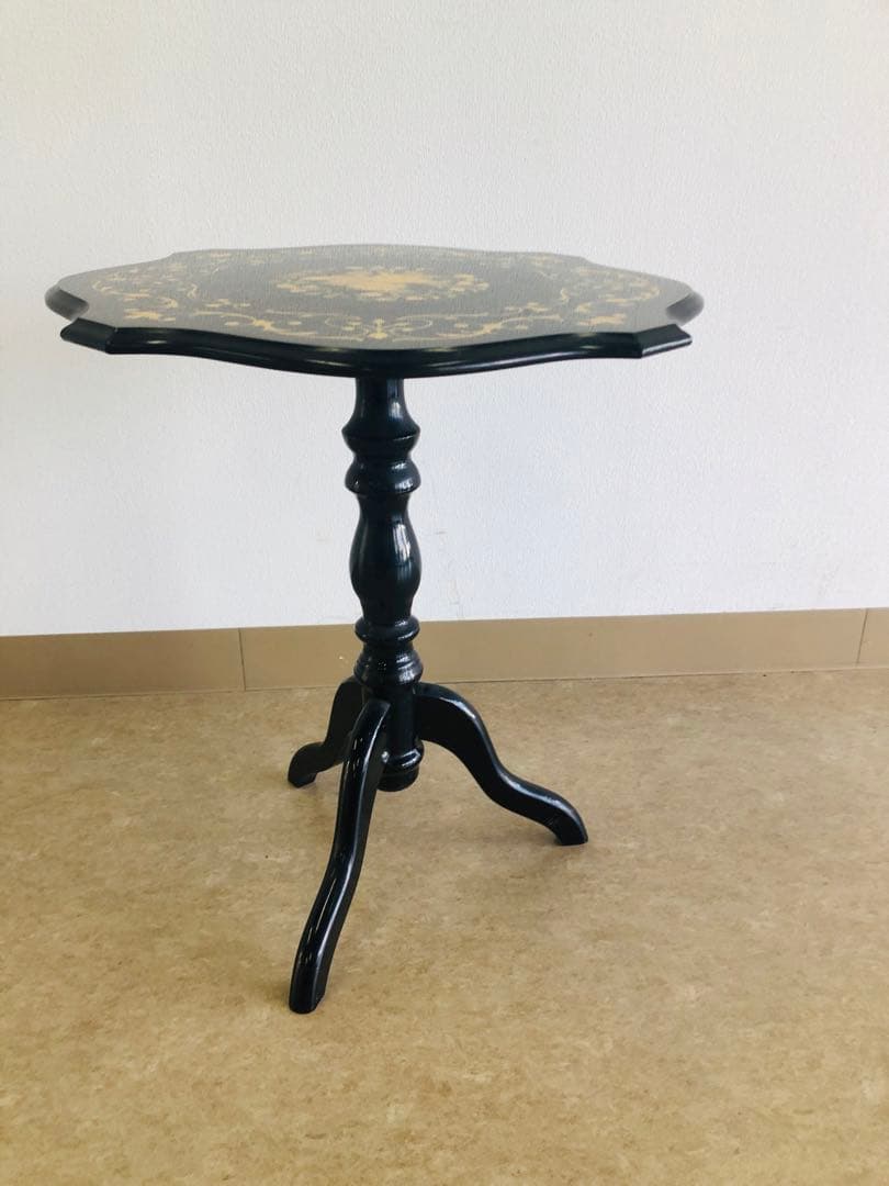 イタリア家具　アンティーク　サイドテーブル　花台